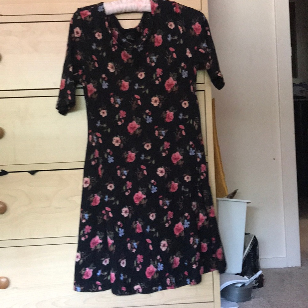 Short sleeved floral dress